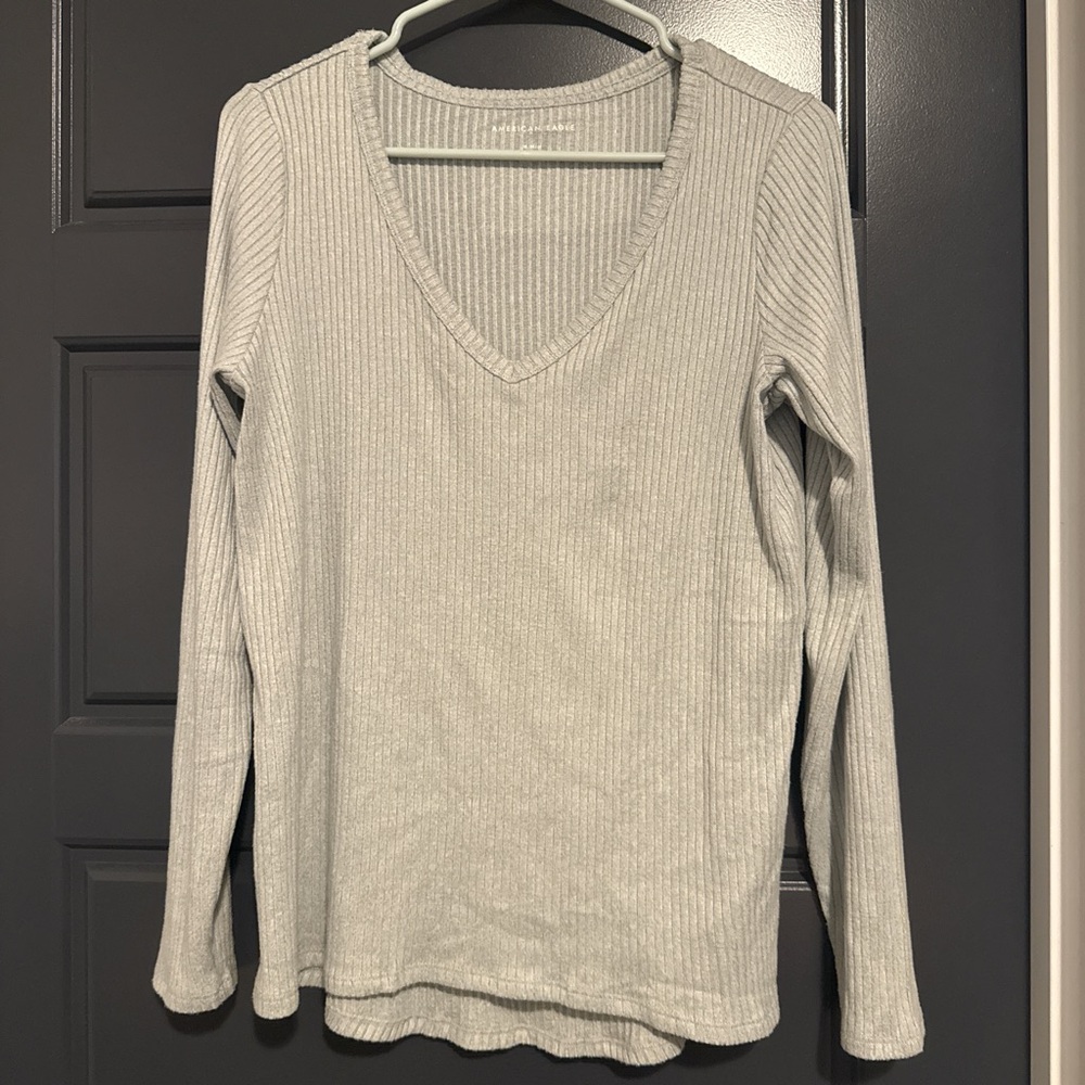 Women's Ribbed V-Neck sweater - Gray